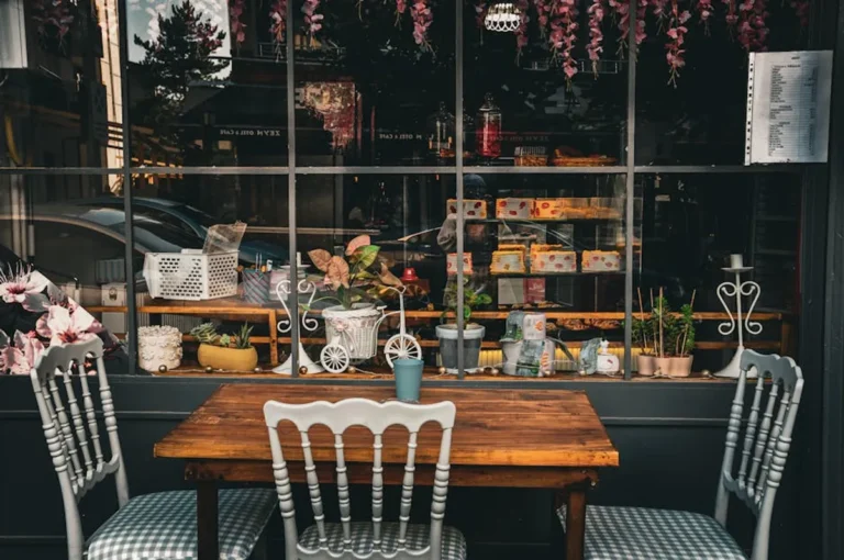 How Local Cafes Can Use SEO to Attract More Customers