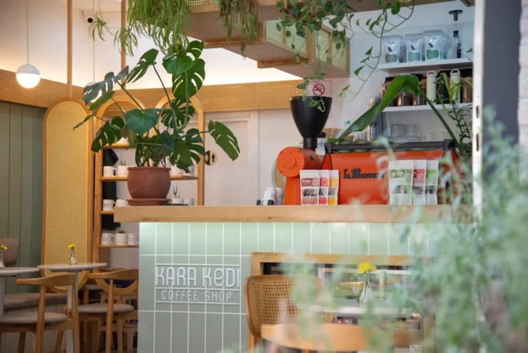 Local Cafe Guide: How to Find Hidden Coffee Spots