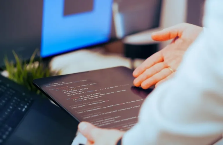Software engineering news: Market Outlook, Risks, and Key Things to Watch